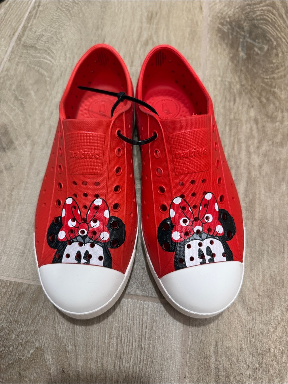 Native Minnie Mouse Shoes J3